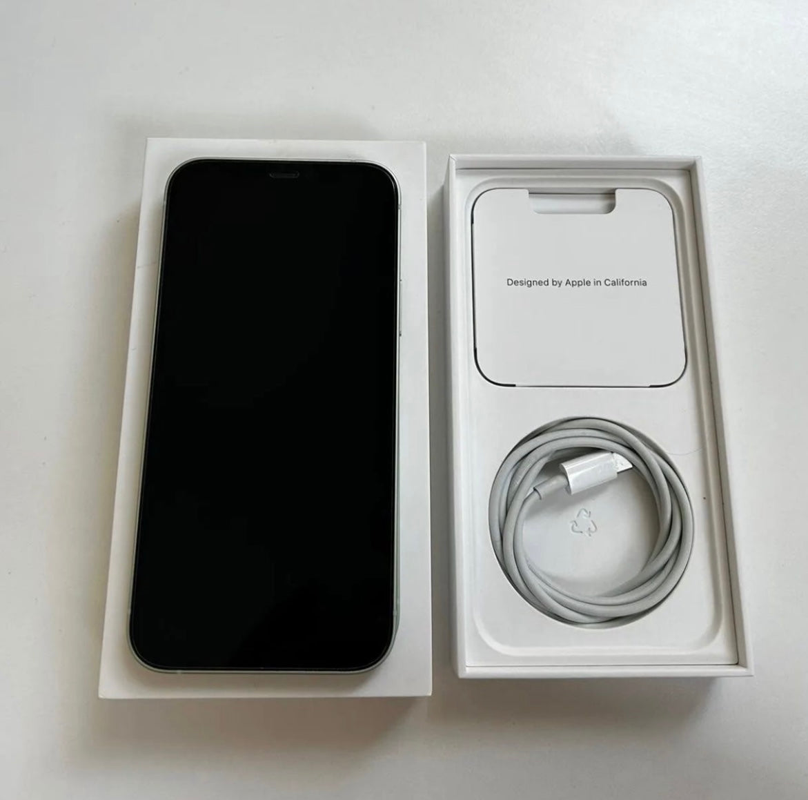 iPhone 12 (64GB) Akku 98%
