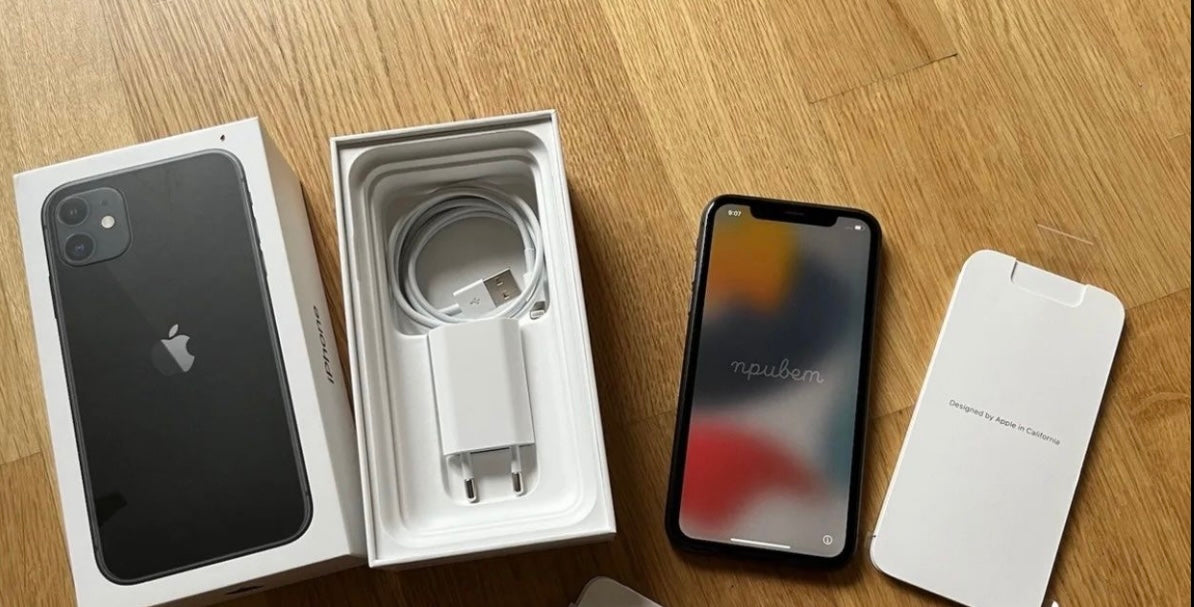 iPhone 11 (64GB)
